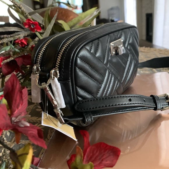 New MK Crossbody 🖤double zipper Peyton - Picture 3 of 8